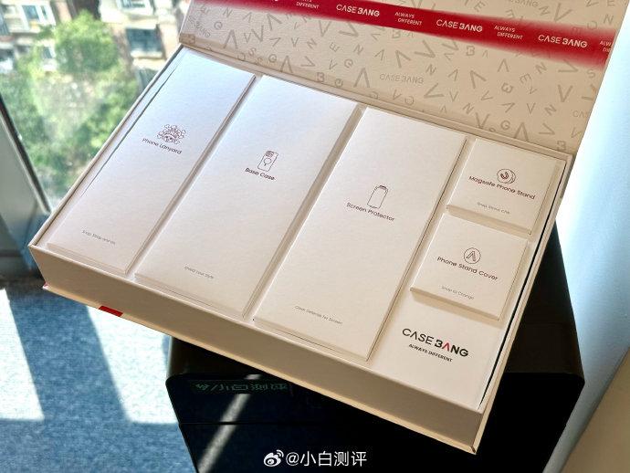 收到了CASE BANG的iPhone16系列新机礼盒 特点就是可更换背盖…